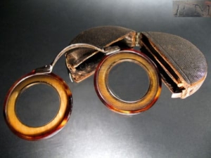 Folding bow spectacles-image